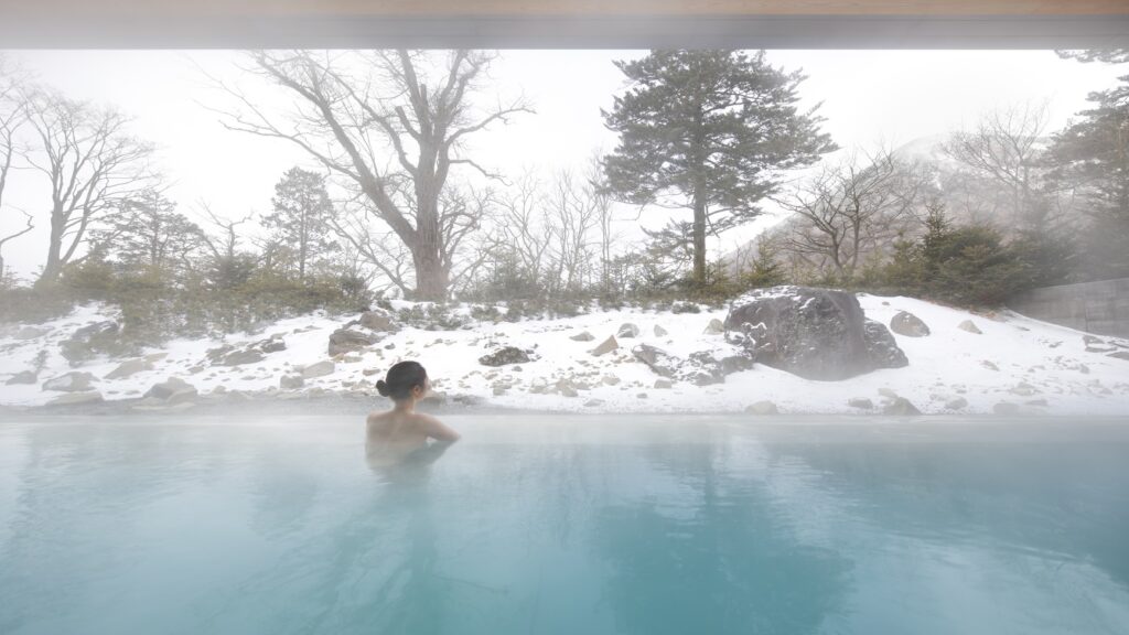 ザ・リッツ・カールトン日光の温泉大浴場（日光湯元の硫黄泉・雪見露天のイメージ）