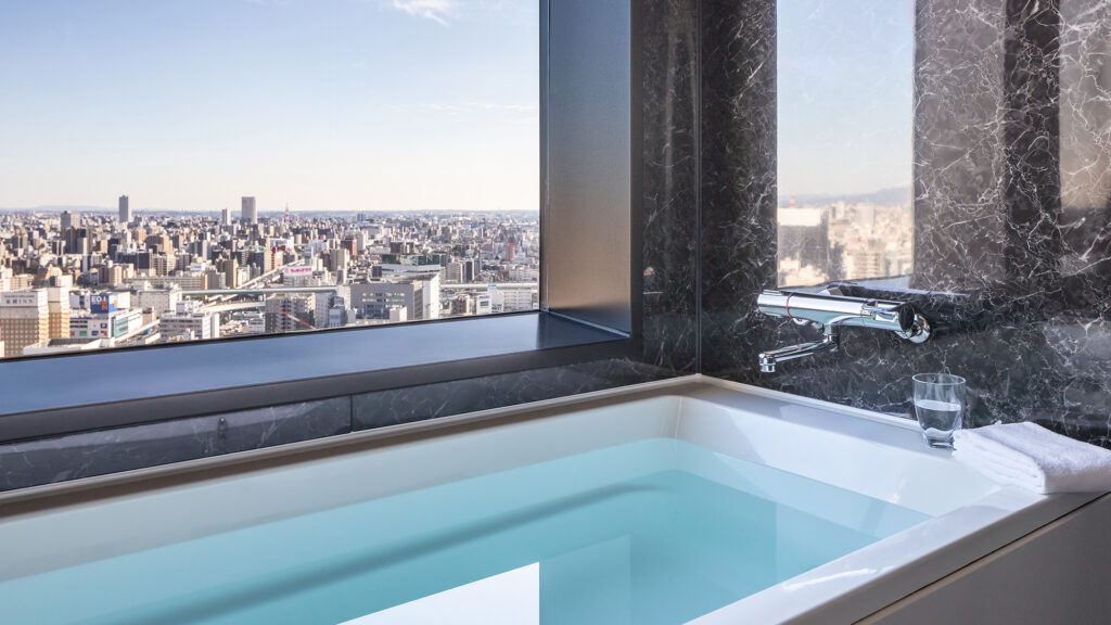 三井ガーデンホテル名古屋プレミアの夜景を望むお部屋のお風呂