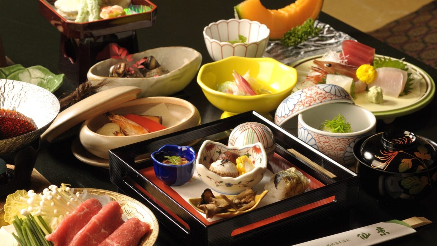 離れ五棟だけの隠れ家 山家荘のお部屋食の夕食