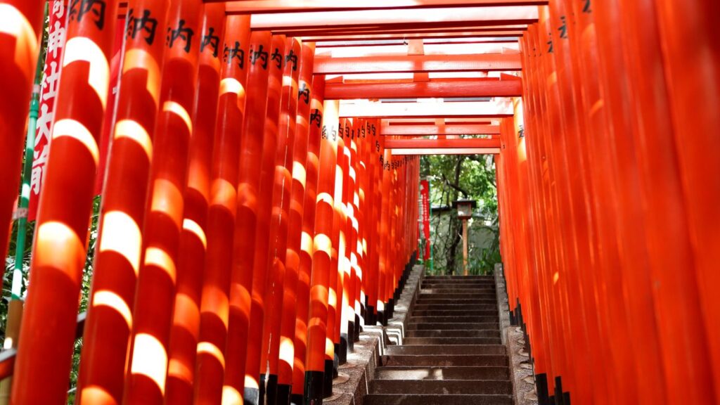 ザ・キャピトルホテル 東急のそばにある日枝神社の鳥居の参道