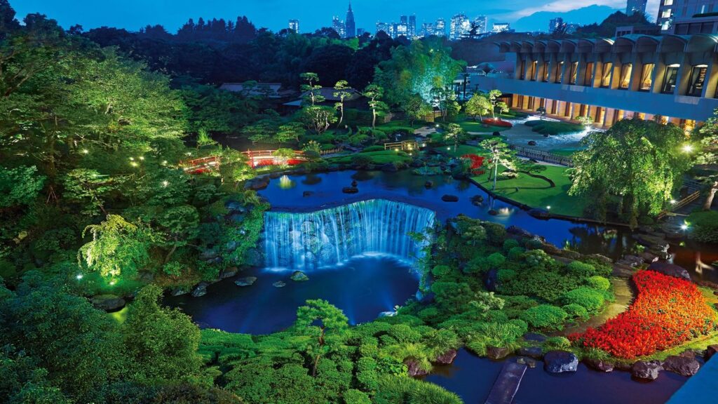 ライトアップされたホテルニューオータニ東京の日本庭園