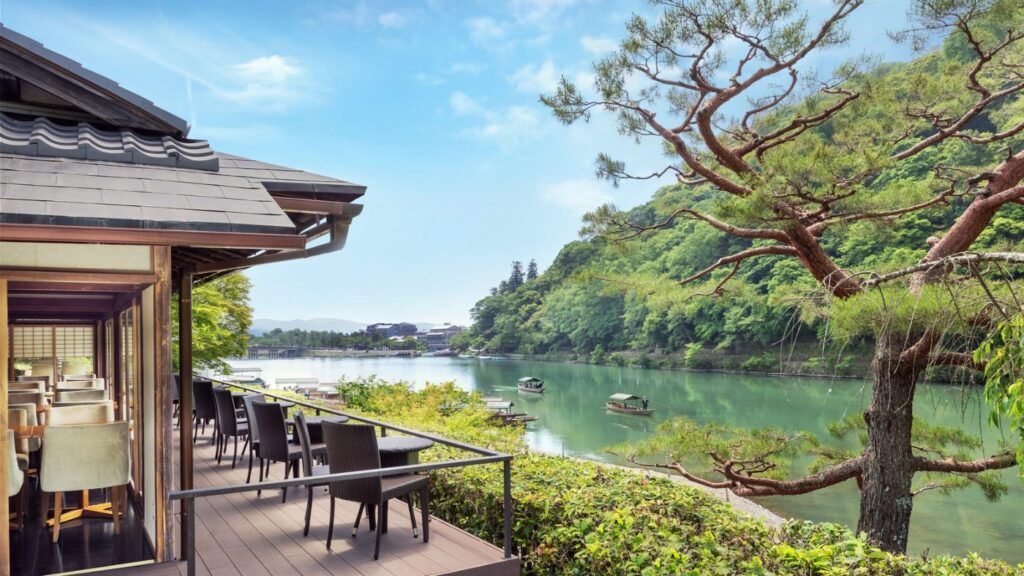 翠嵐 ラグジュアリーコレクションホテル京都のカフェ「茶寮 八翠」