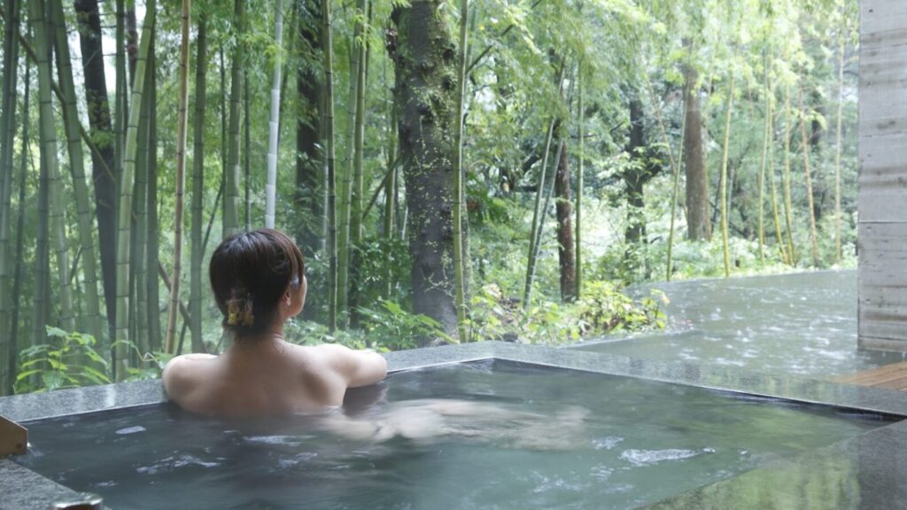 金乃竹 塔ノ澤の竹林を眺める客室露天風呂