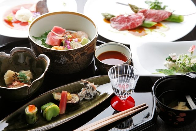 登別温泉郷 滝乃家の夕食の和食会席