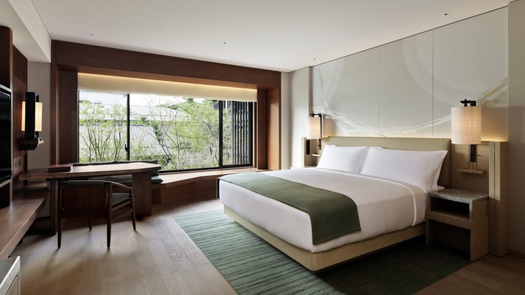 HOTEL THE MITSUI KYOTOの庭が見える客室