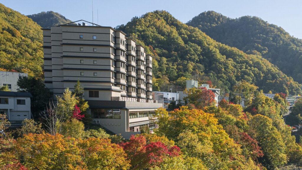 定山渓 ゆらく草庵の紅葉の外観