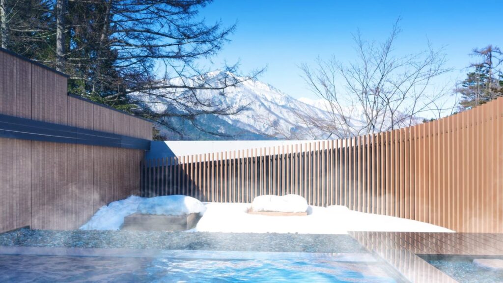 界 アルプスの雪見露天風呂