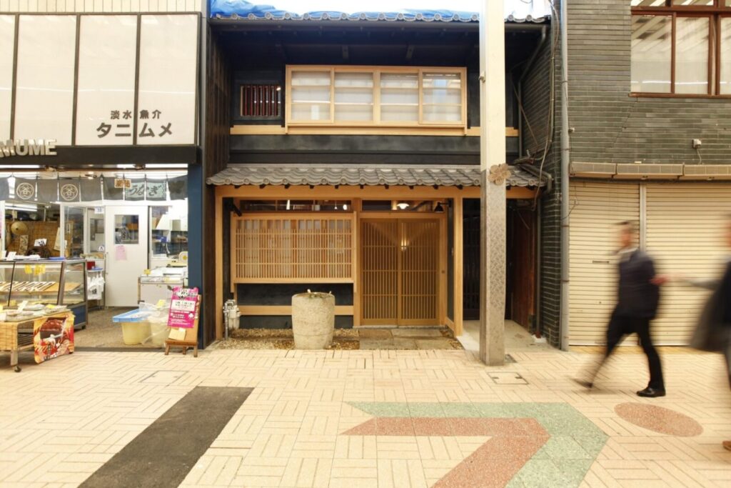 HOTEL 講 大津百町の町家を改装した宿の外観