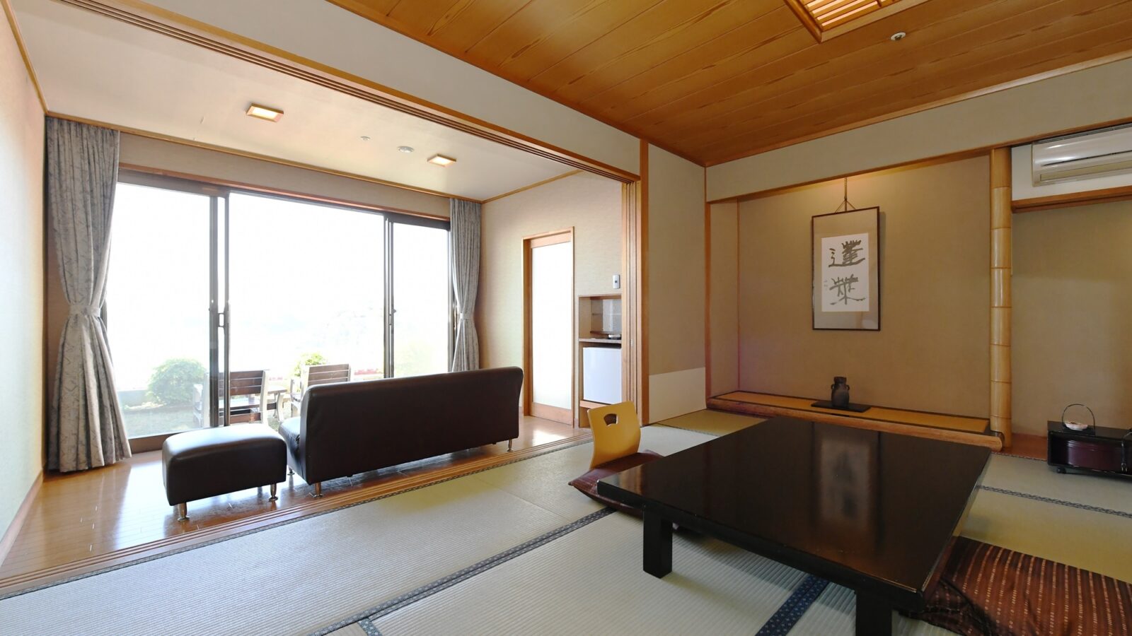 下田大和館の和室10畳